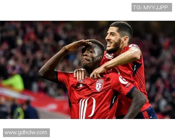 五大联赛全面解析：聚焦豪门争霸与赛季关键战局深度洞察